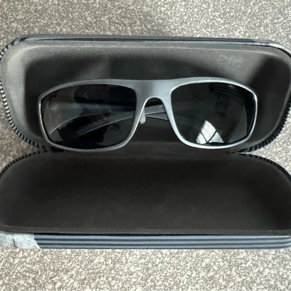 Capelli Boys-Unisex Gray Dark Sunglasses w/ Multicolor Case Never Used OH YEAH‎